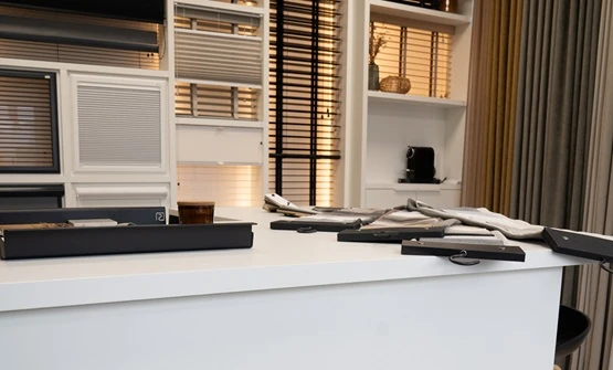 Topjaloezieen showroom