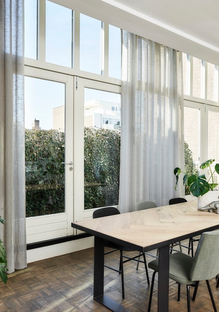 Hoe je de kleuren van je gordijnen afstemt op de rest van je interieur